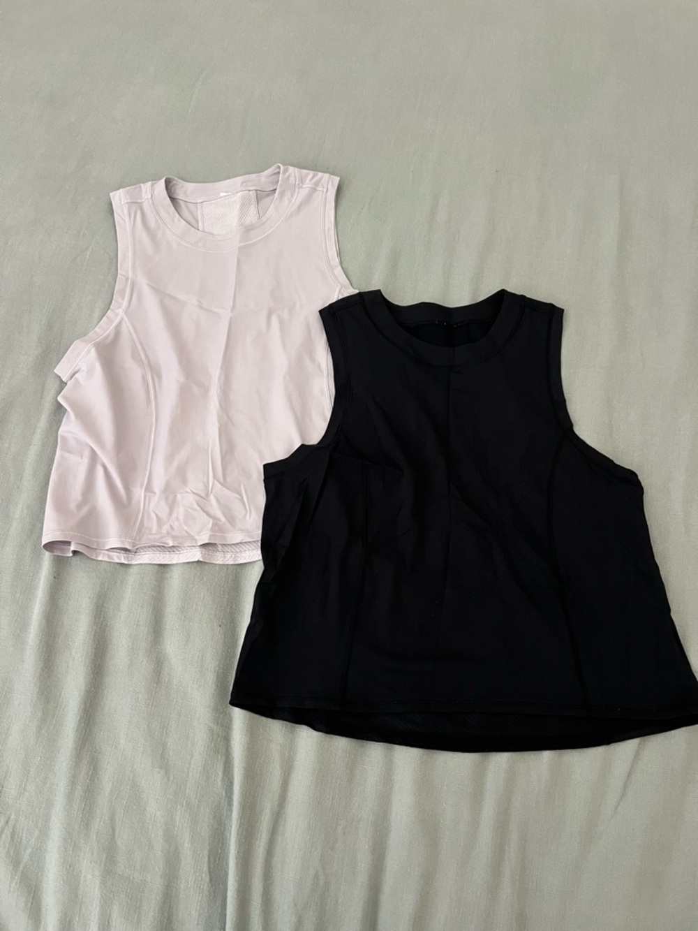Lululemon cropped tank tops